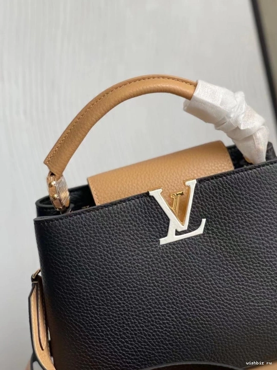 WIS CAPUCINES Louis Vuitton BB 0816